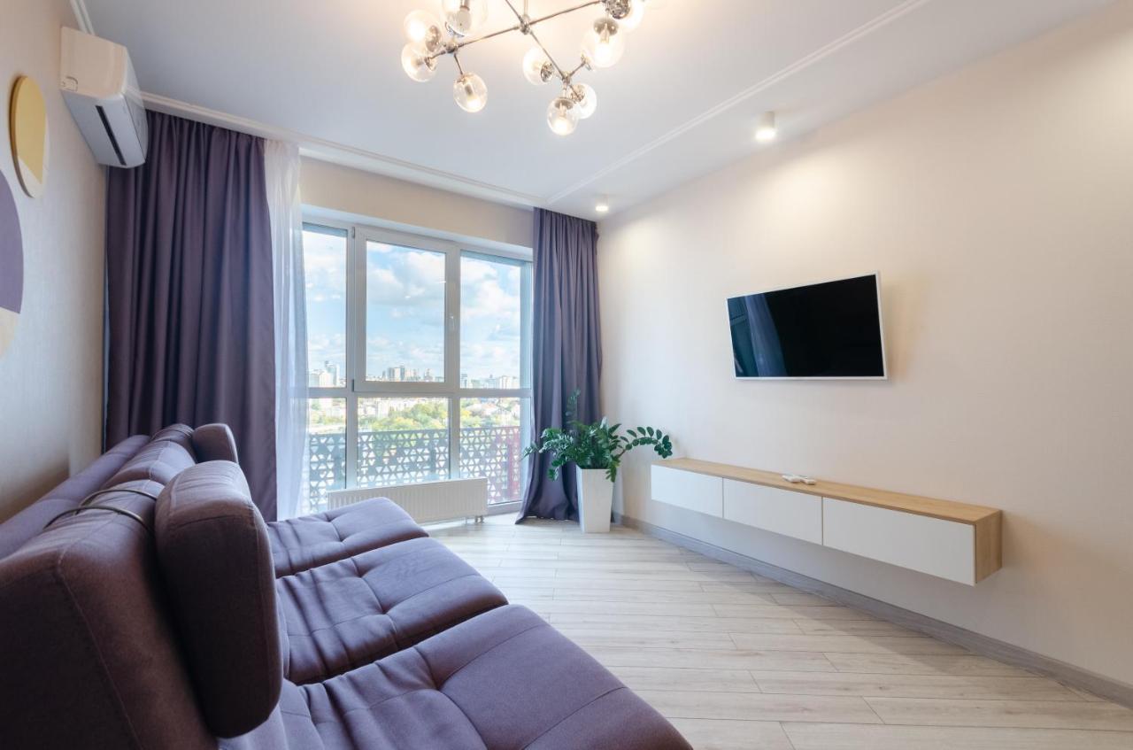 Petrovdom 41B-59B-90B-77B Stunning City View Apartments At Rc Kvartet, Central Railway Station Kyiv Exterior foto