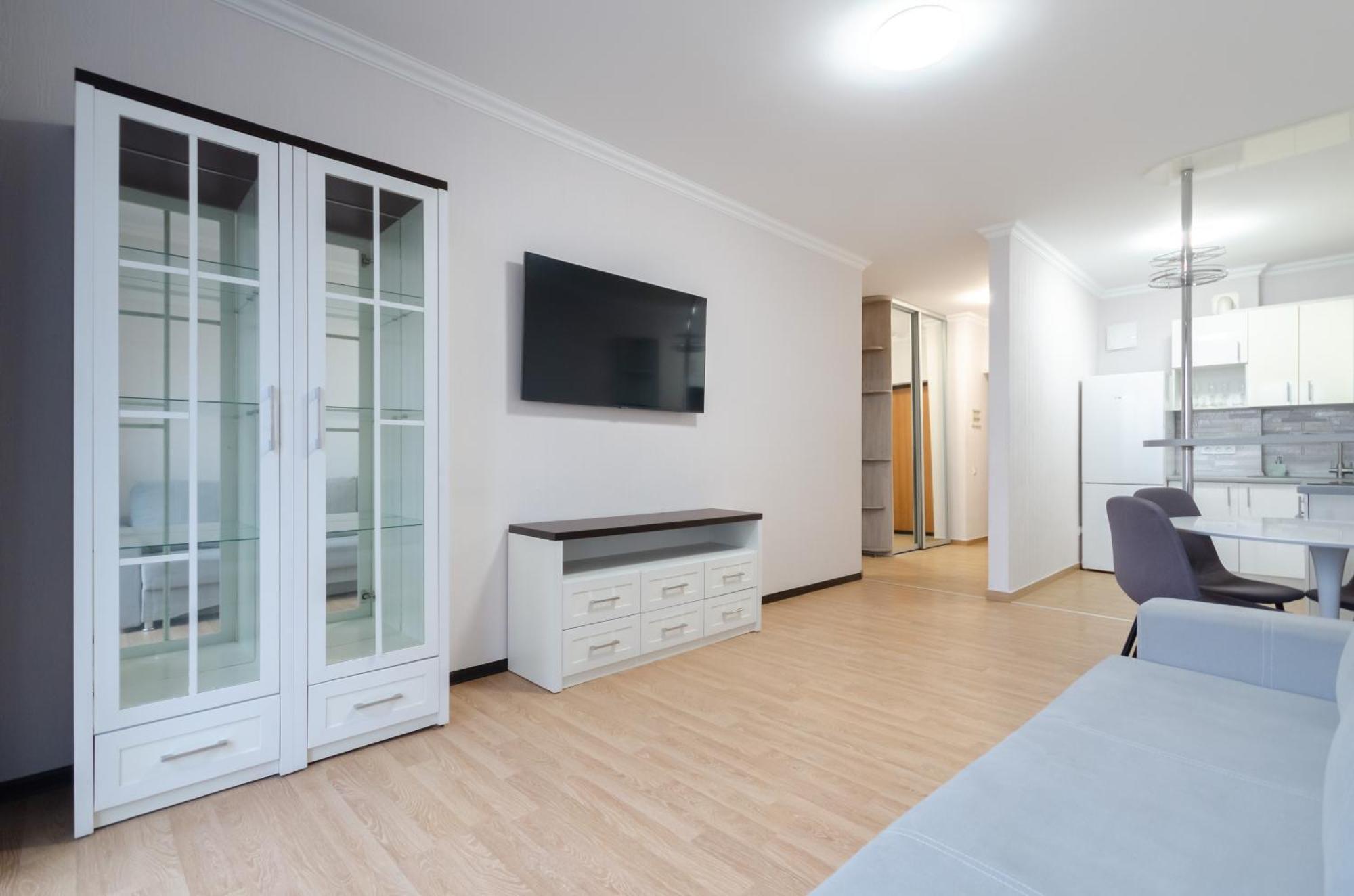 Petrovdom 41B-59B-90B-77B Stunning City View Apartments At Rc Kvartet, Central Railway Station Kyiv Exterior foto
